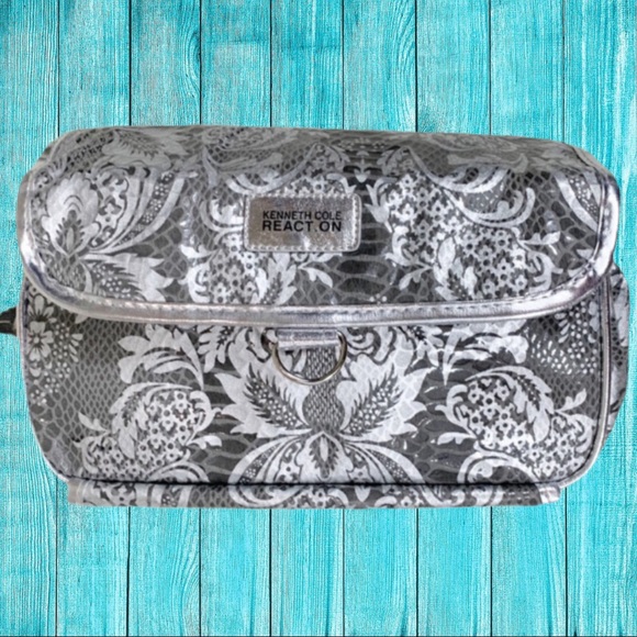 Kenneth Cole Reaction Handbags - 🎀 Kenneth Cole Reaction Silver Roll Up Bag
